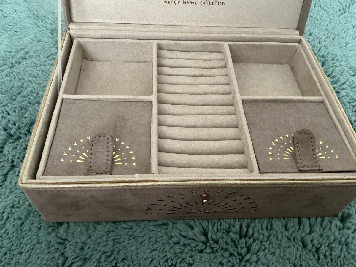 Coffrets à bijoux: Schmuck Kästchen  – Neuf (Voir description) à Allschwil par han_w8cx 4