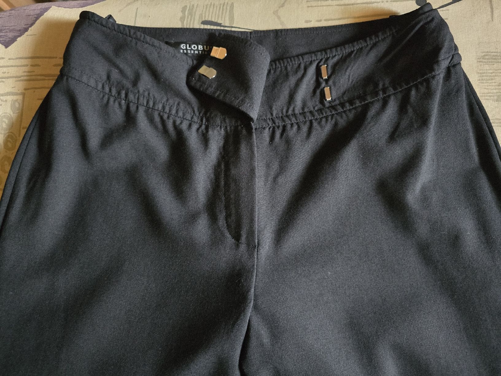 Globus Pantaloni: Pantalon Globus, taille 34 – Usato da La Neuveville venduto da Diamise 2
