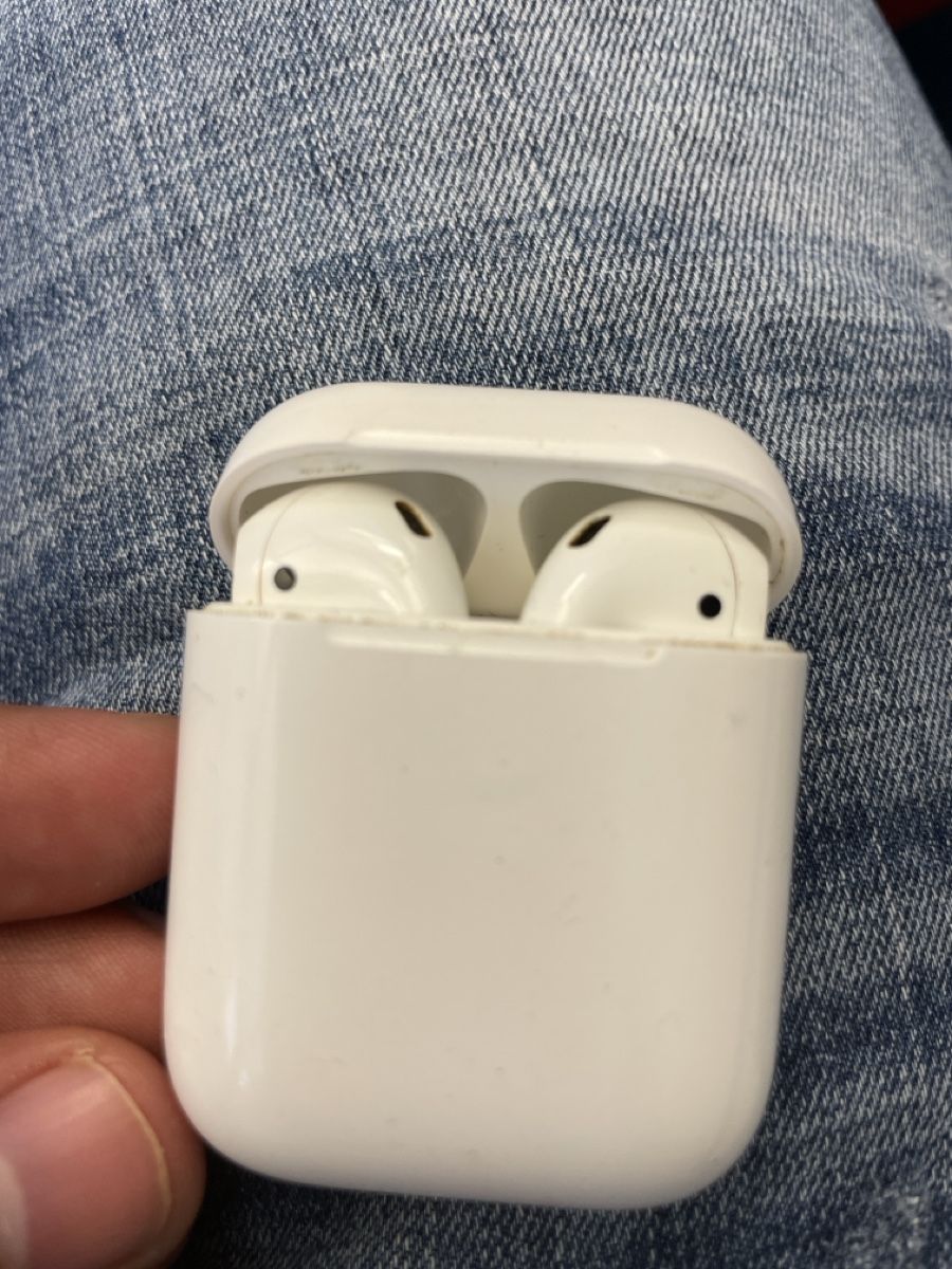 Apple Kopfhörer: Apple AirPods 2. Generation Ladecase mit Kopfhoerern gebrauc – Gebraucht aus Winterthur von xyz_1717