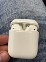 Apple AirPods 2. Generation Ladecase mit Kopfhoerern gebrauc