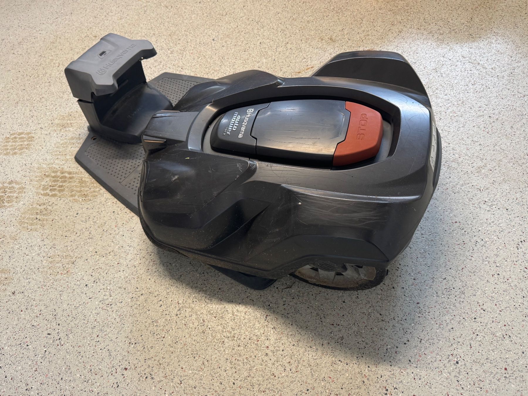 Husqvarna Tagliaerba: Mähroboter Husquvarna 330x – Usato da Dörflingen venduto da man_z8th 4