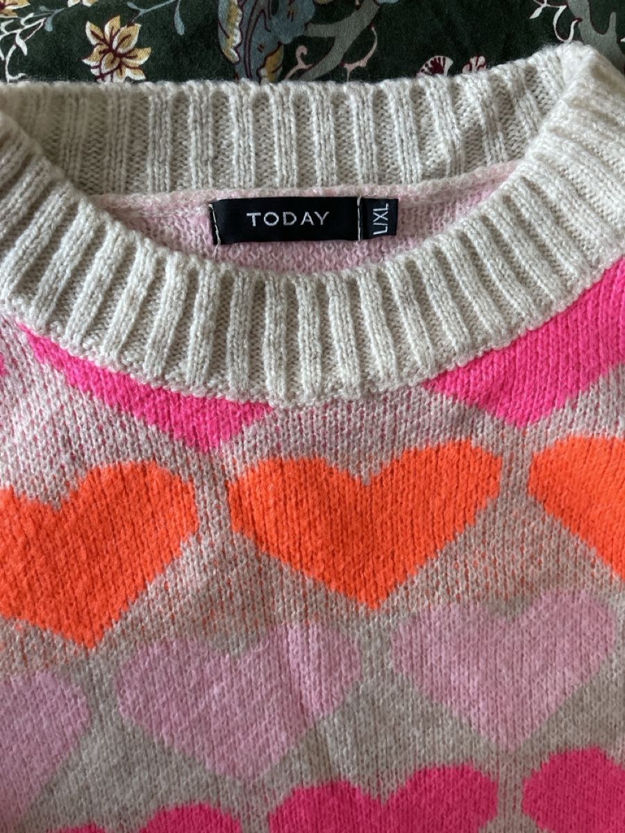 Maglioni & Felpe: Wollpullover mit Herzen, Gr. L/XL – Usato da Niederwangen BE venduto da Diva_74 1