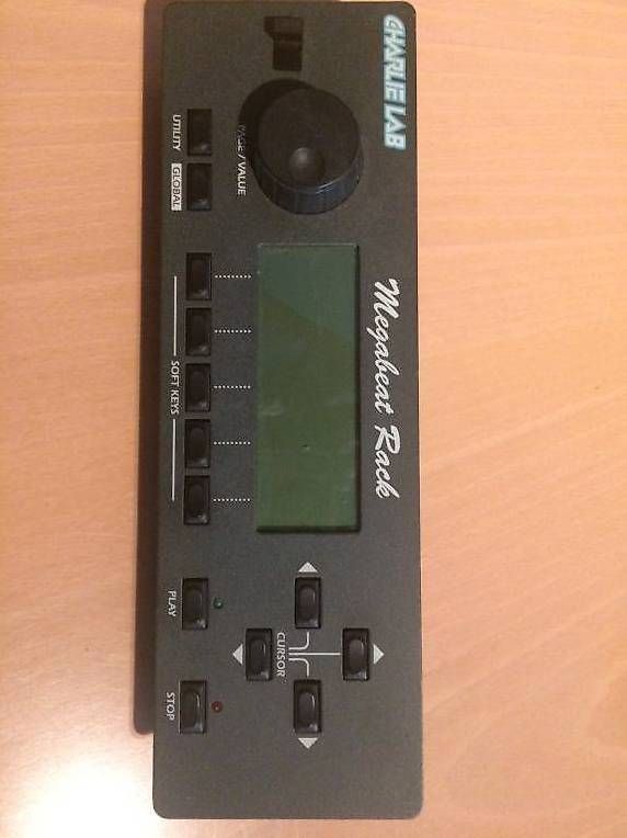 Modellini di ferrovie: Megabeat One Rack de Charlie Lab à télécommande, rénové – Usato da Genève venduto da Midimusic 1