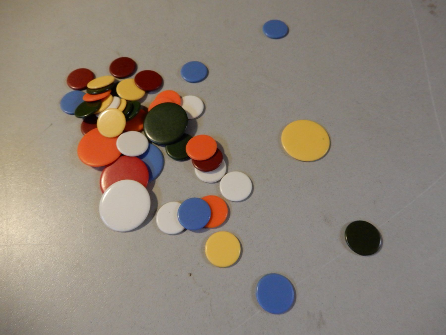 Jeux: Dose mit Flohspiel in verschiedenen Farben – D'occasion à Erstfeld par Mario_boe0 3