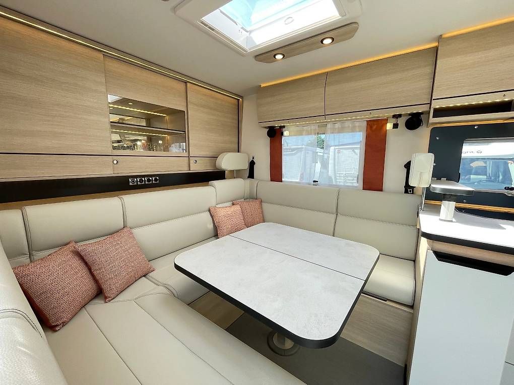Camping Fahrzeuge: Rapido SERIE 8F 854 F – Gebraucht aus Langenthal von Reisemobil01 3
