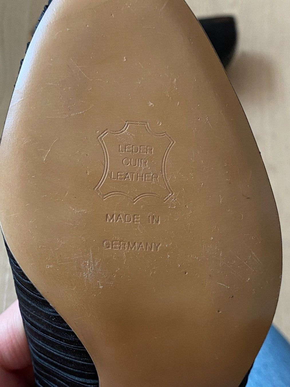 Kaiser Scarpe da donna: Peter Kaiser Pumps Schwarz Grösse 37.5 – Usato da Lachen SZ venduto da Richital 3