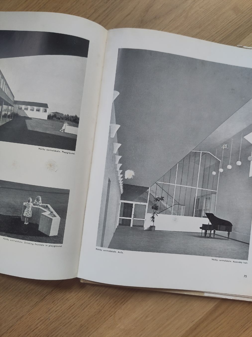 Libri: Arkitekten Arne Jacobsen (Johan Pedersen) – Usato da Zürich venduto da Hoernli123 7