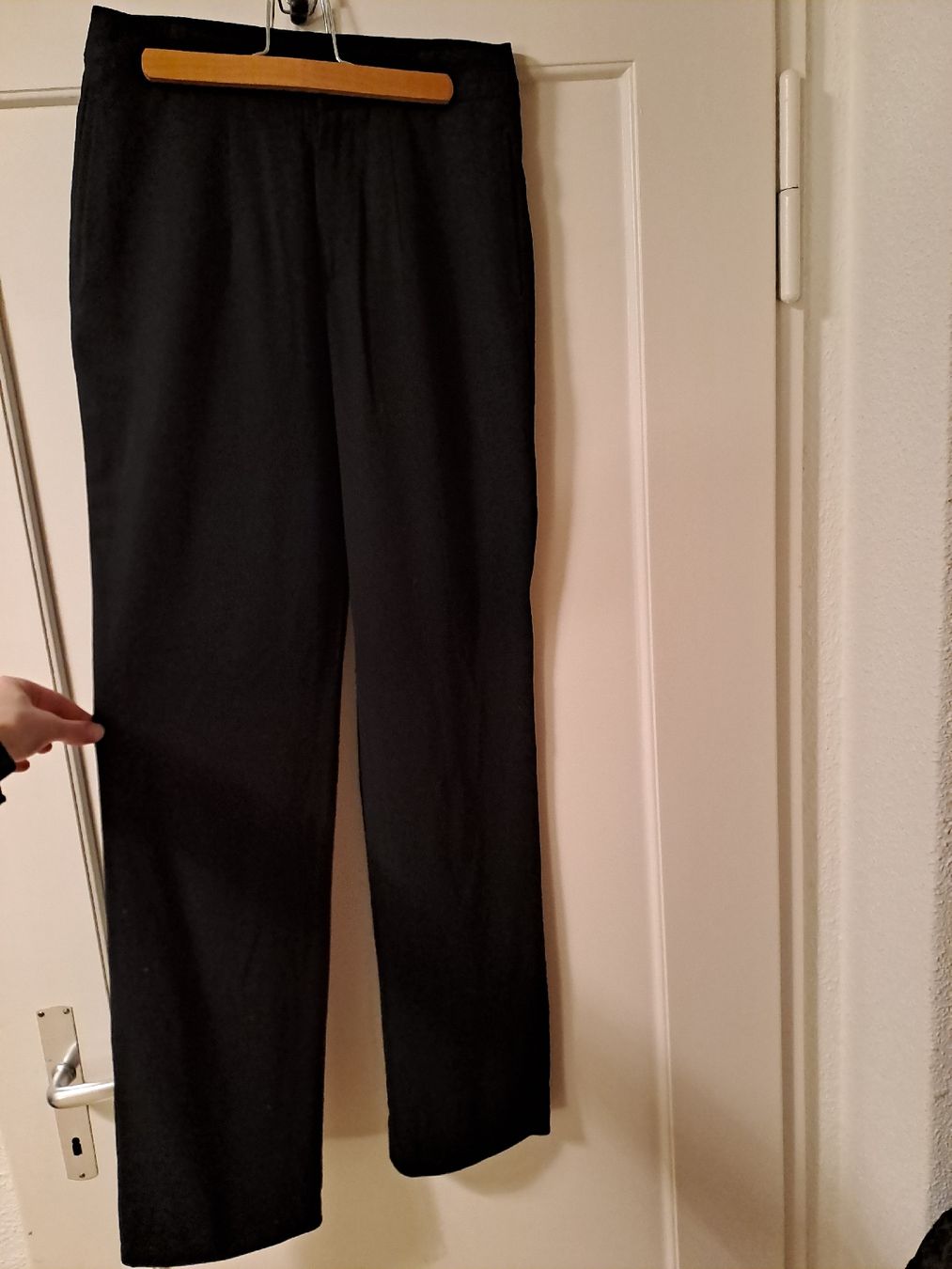 Strenesse Pantaloni: Elegante schwarze high-waisted Anzugshose – Usato da Wädenswil venduto da FrieBro 3