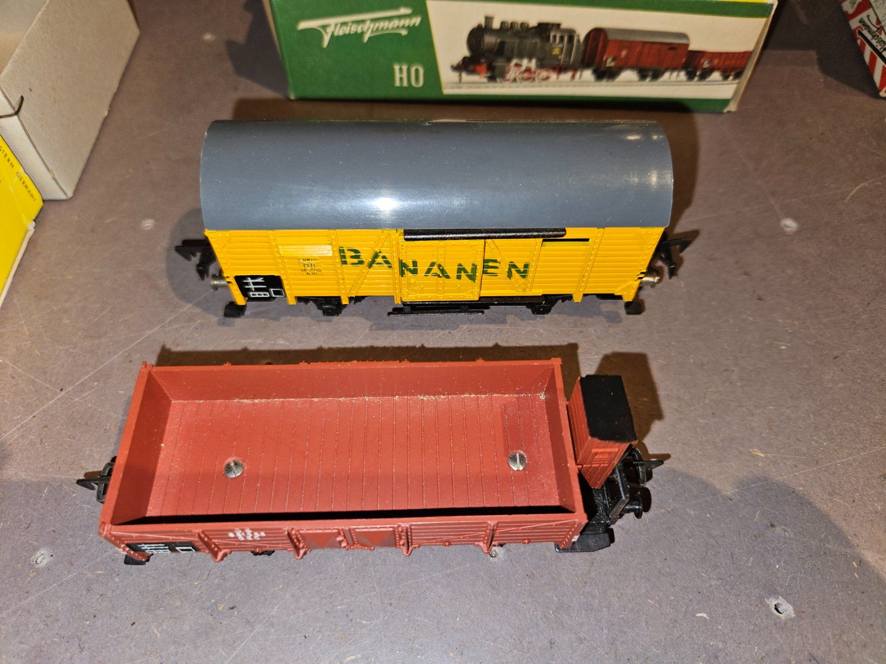 Fleischmann Modellini di ferrovie: Fleischmann Güterwagen  mit OVP selten – Usato da Bern venduto da lukas90pilze 1