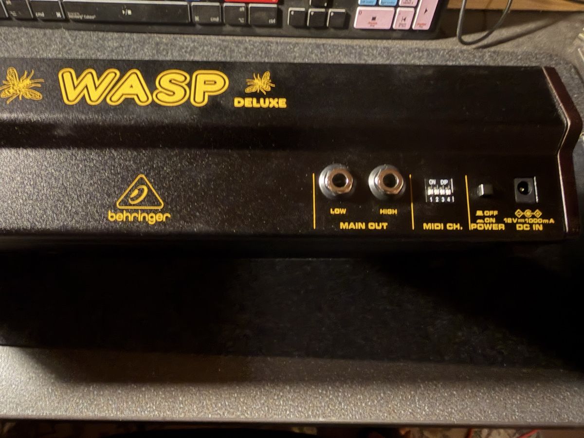 Behringer Instruments de musique: Behringer Wasp – D'occasion à fey par Caductilometre 1