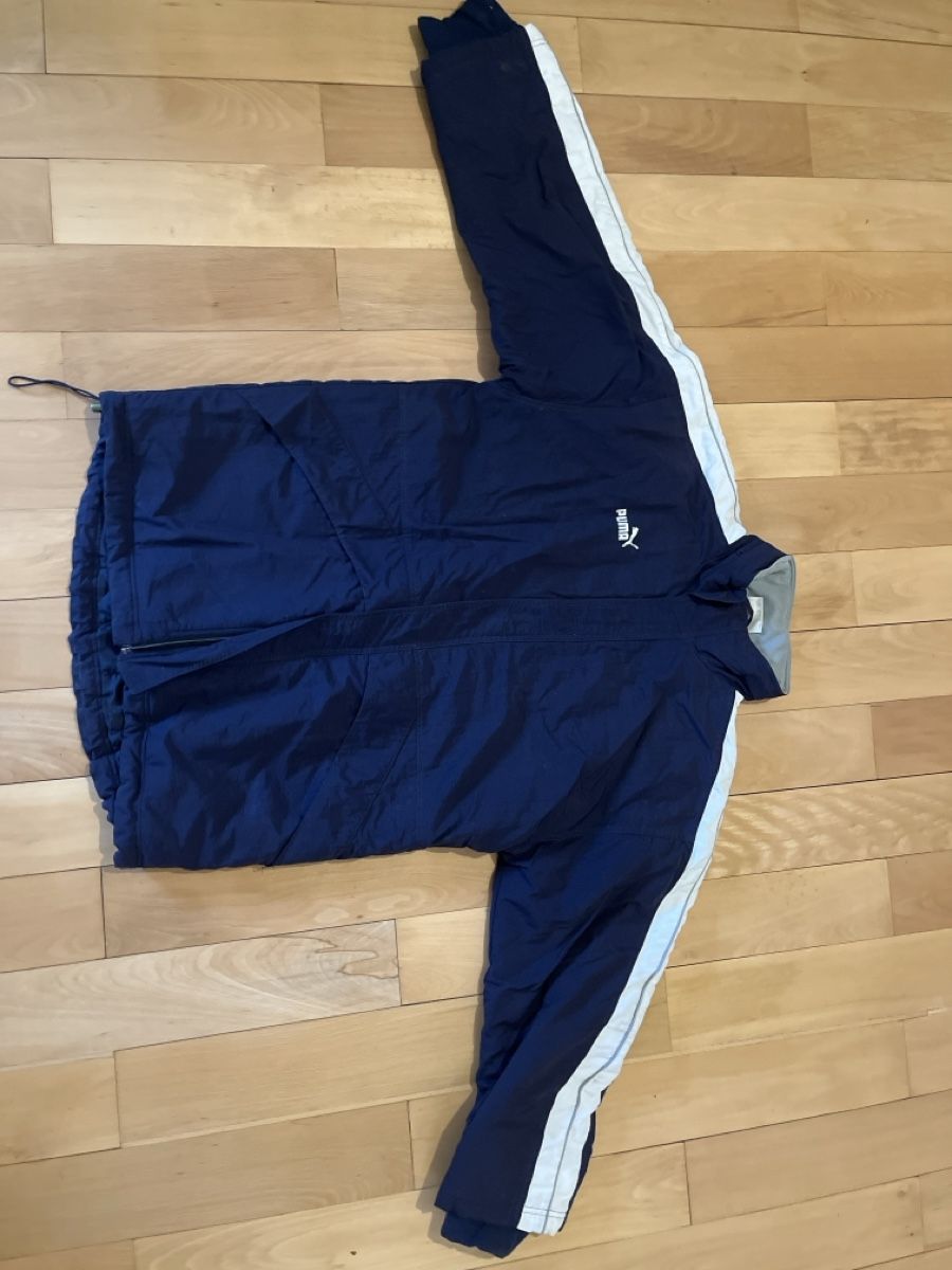 Puma Jacken: Overseized Vintage Puma Jacke – Gebraucht aus Basel von Buechermensch