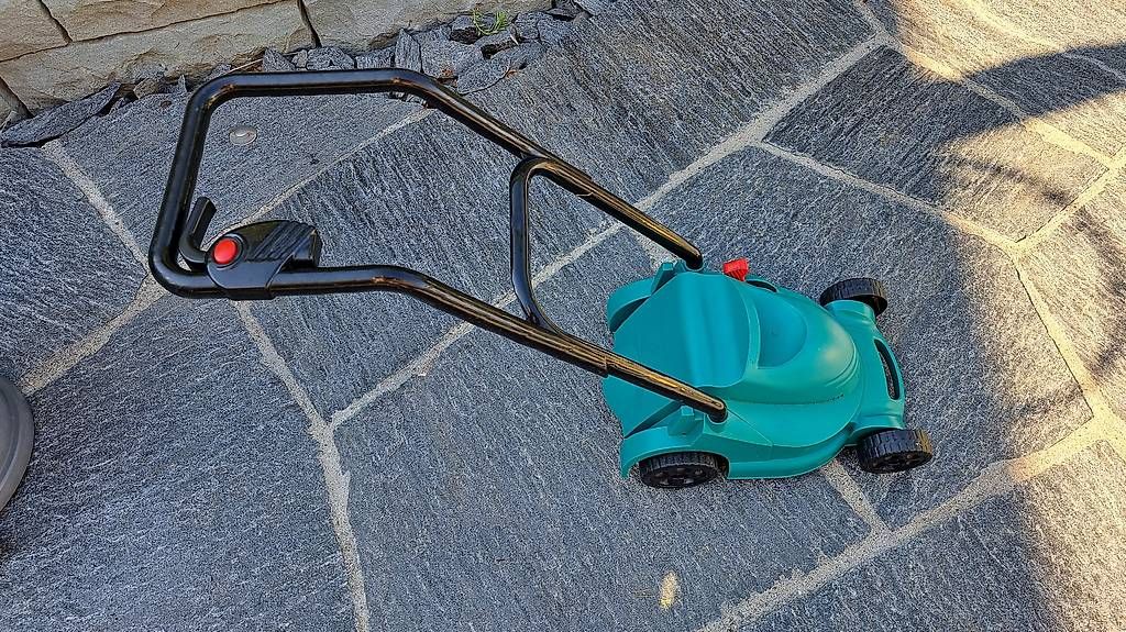 Rasenmäher: Spielzeug Rasenmäher – Gebraucht aus Udligenswil von pablo_picante