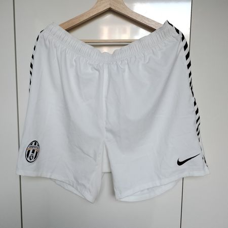 JUVENTUS FOOTBALL SHORTS // Gr L