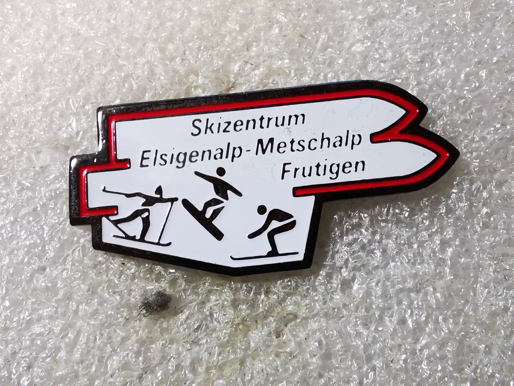 Placchette & Badge: Ansteckpin 56: – Usato da Oppligen venduto da Pin-Fall-Shop