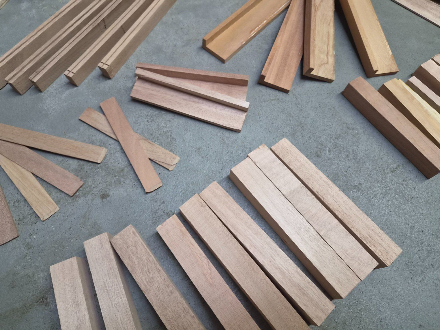 Articoli in legno: Zedern Holz Klötze / Holzreste – Usato da Wetzikon ZH venduto da Tothart 8