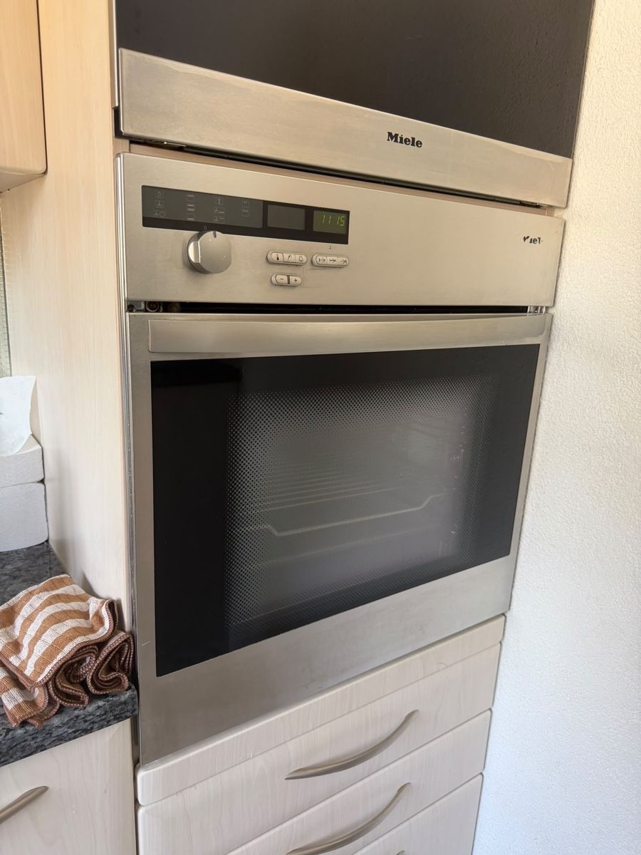 Miele Fours: Miele Backofen 230V – D'occasion à Buchs AG par twinturbo2 1