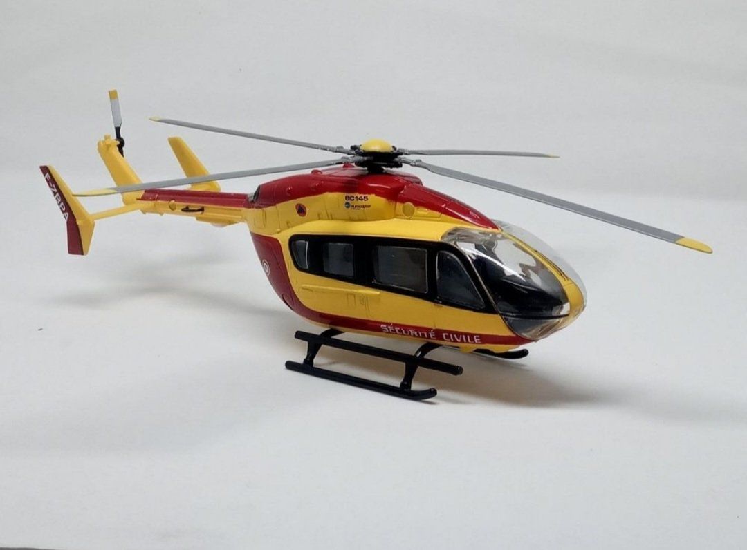 Modellbausätze & Standmodelle: Helikopter EC145 Securite Civile – Gebraucht aus Wilderswil von