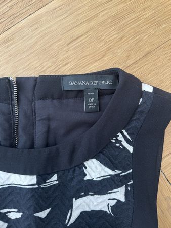 Kleid Banana Republic schwarz weiss Grösse 0P neuwertig
