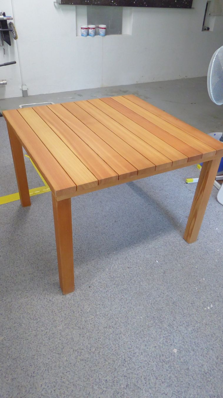 Tavoli: Gartentisch aus Holz 1m x 1m. – Usato da Sisikon venduto da zander012