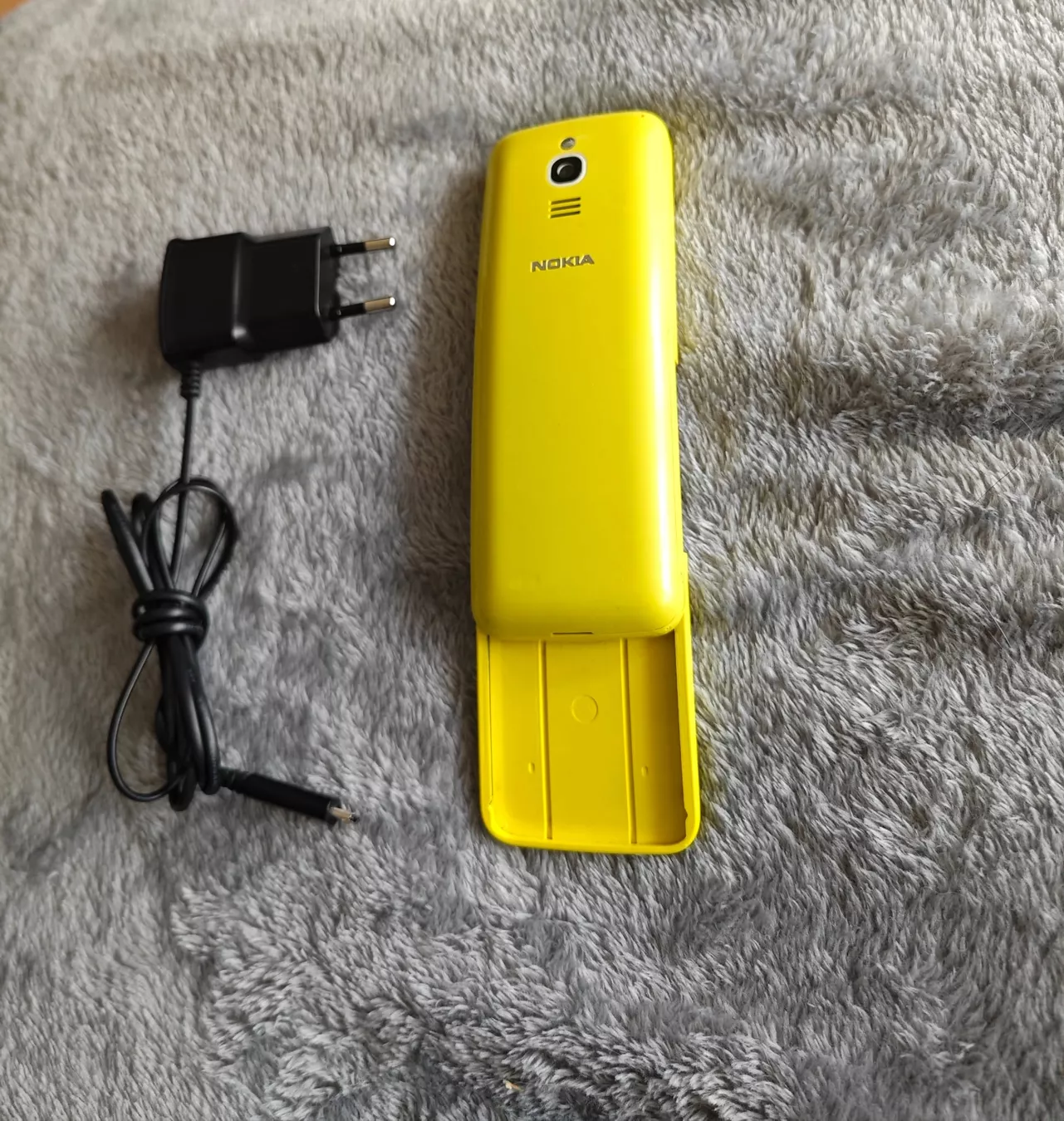 Nokia Telefoni cellulari / Smartphones: Nokia 8110 4G – Usato da Zollikofen venduto da zar_j67f 5