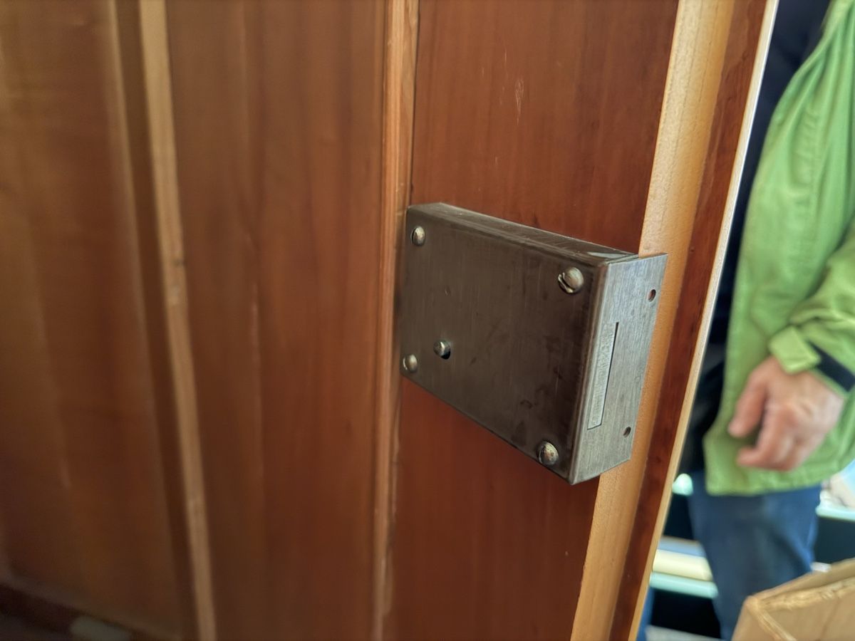 Schränke: Antikes Schrank  (1) – Gebraucht aus Glattfelden von maa_qcj8 3