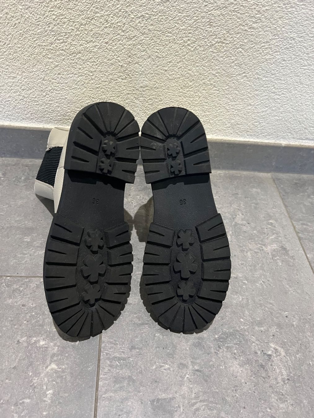 Esprit Schuhe für Mädchen: Esprit Stiefel Grösse 36 – Gebraucht aus Würenlingen von Isa750 2