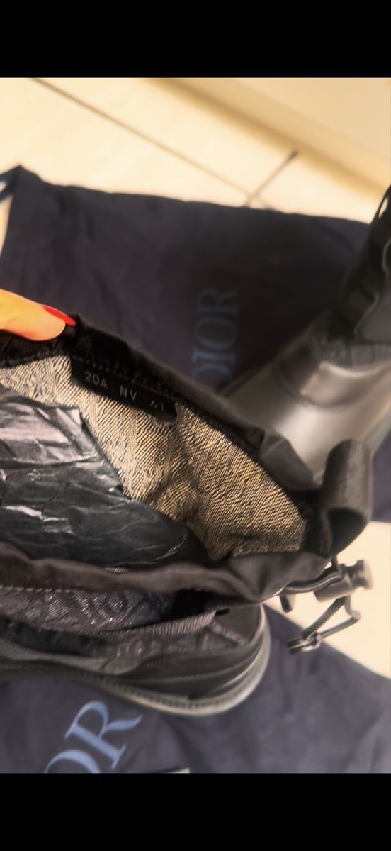 Dior Scarpe da uomo: Original Dior Explorer Boots Herren Schwarz Leder & Obli – Nuovo e nell'imballaggio originale da Binningen venduto da mik_2r9l 5