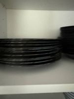 teller set schwarz muster 