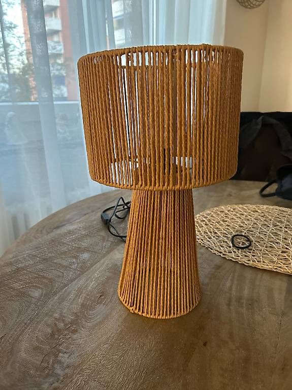 Lampes: Nachttisch Lampe  – D'occasion à Allschwil par jas_jlx9