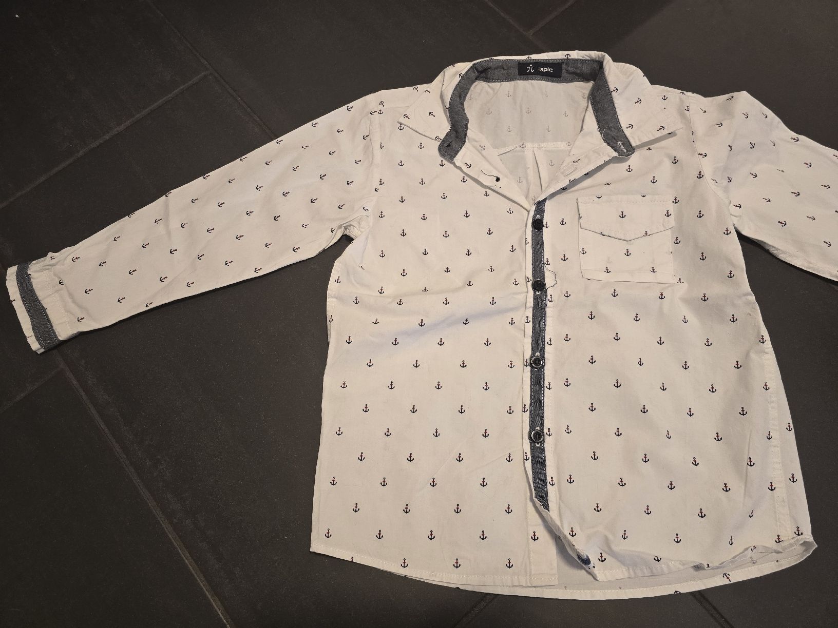 Hemden, T-Shirts & Polos: Cooles Hemd mit Anker-Muster, Gr. 122-128 – Gebraucht aus Unterentfelden von Panda-87