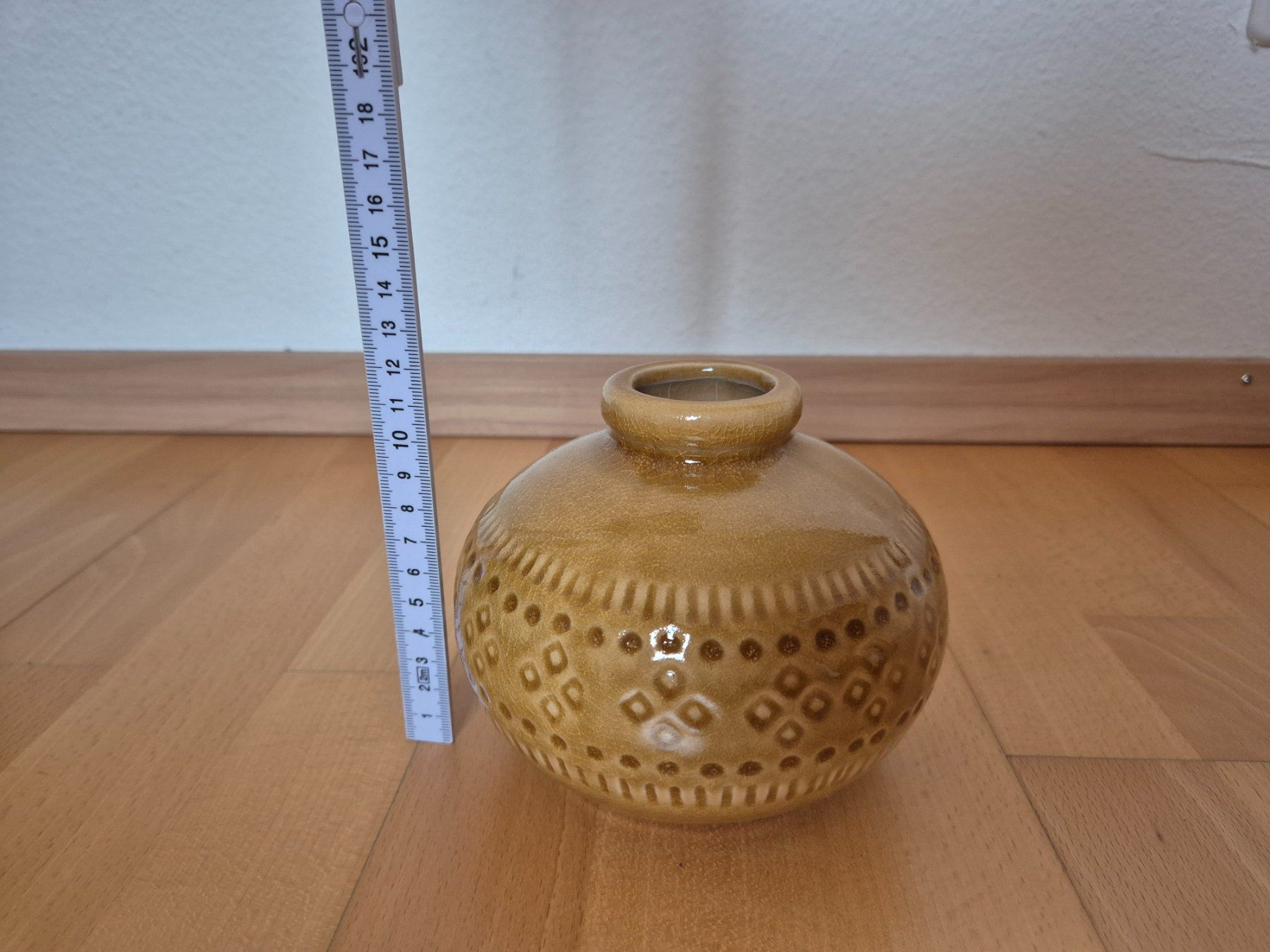 Vase & Récipients: Kleine Keramikvase mit Muster, H 12 cm – D'occasion à Wallisellen par aotearoa01 2