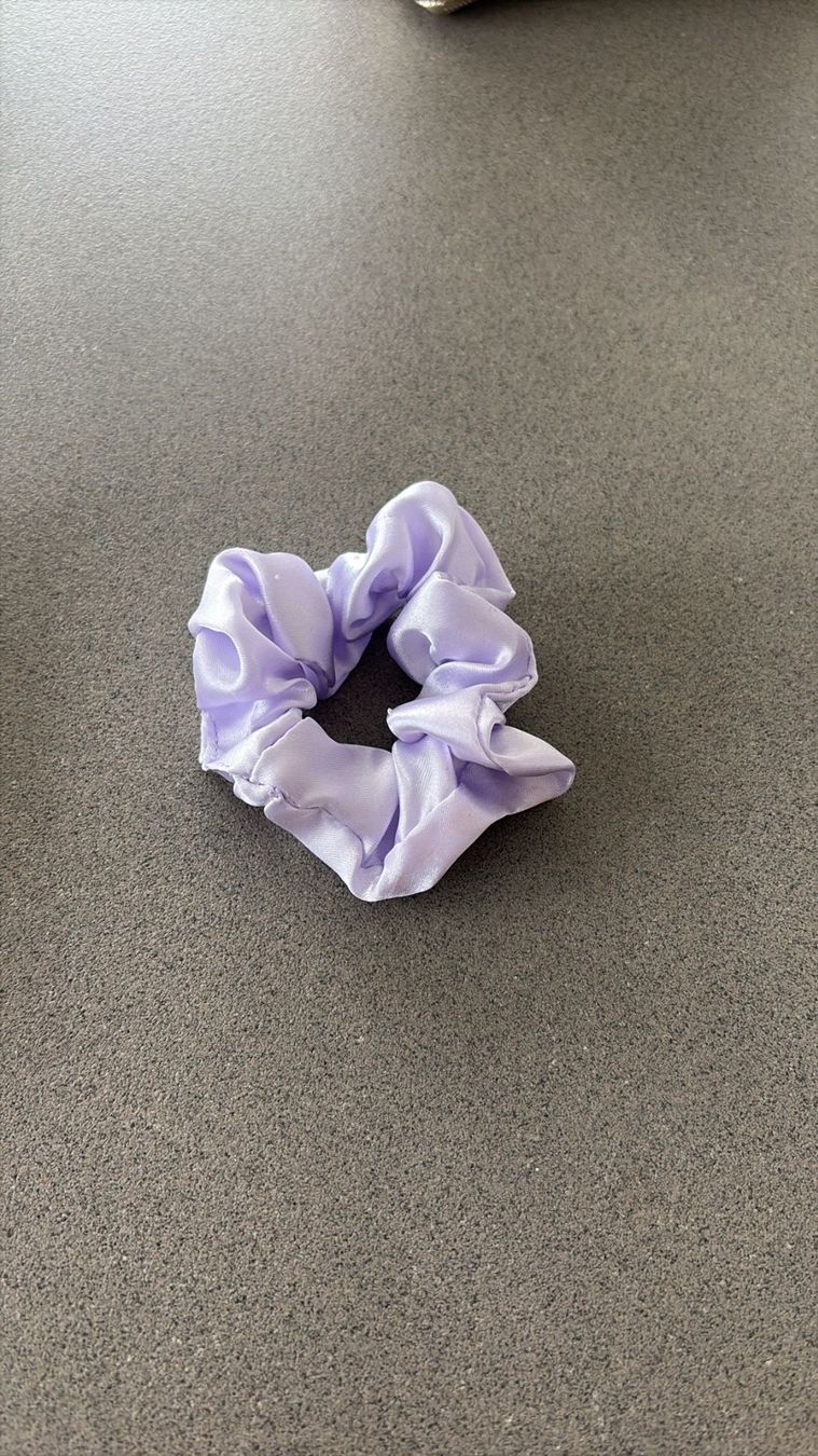 Accessori per capelli: Scrunchie – Nuovo (secondo la descrizione) da Bonaduz venduto da cfm_5s5j