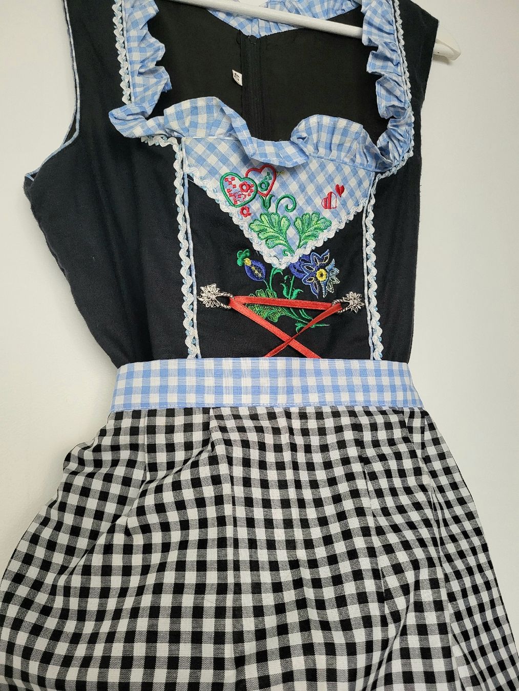Vestiti: WIE NEU: Dirndl - Gr. 40 – Nuovo (secondo la descrizione) da Ittigen venduto da Lorena_G 2