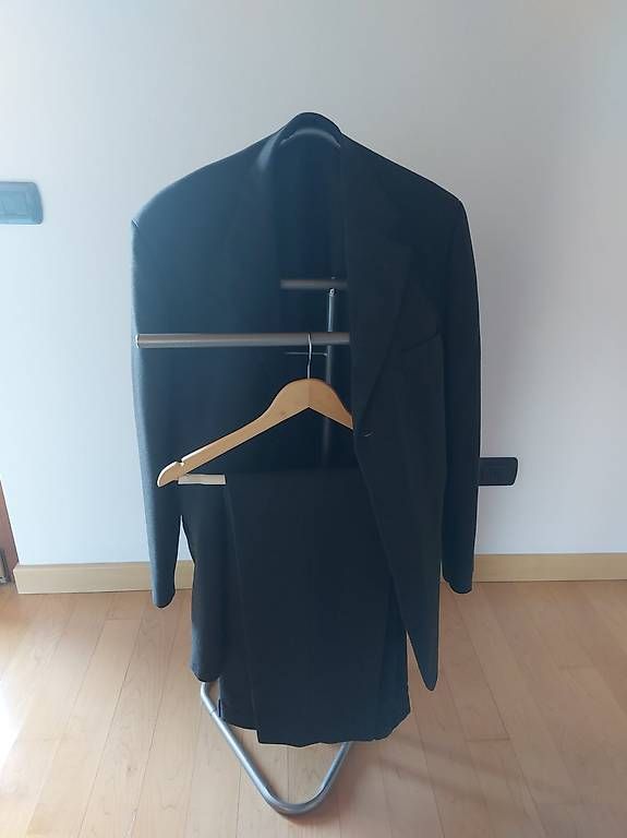 Costumes: Abito elegante grigio – D'occasion à Chiasso par don_dp56