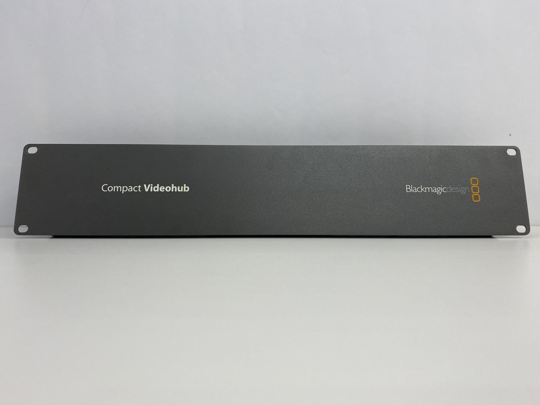 Blackmagic Console di mixaggio: Videohub Blackmagic Design 40x40 – Usato da Steffisburg venduto da huci3600 1