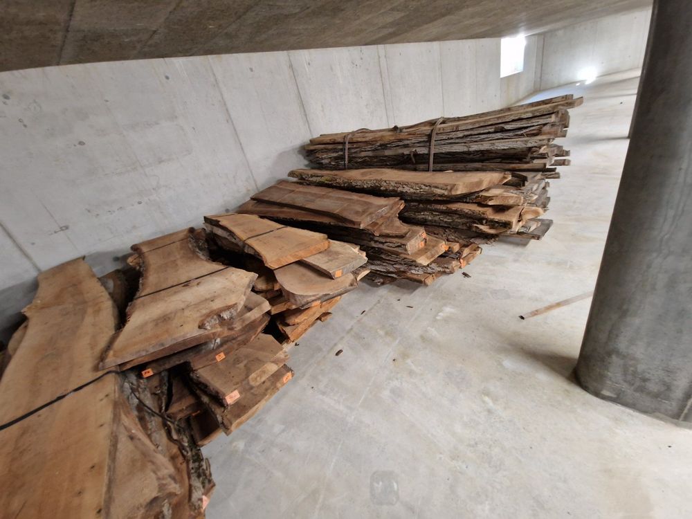 Articoli in legno: Nussbaumbretter – Usato da Wolhusen venduto da rioferdi