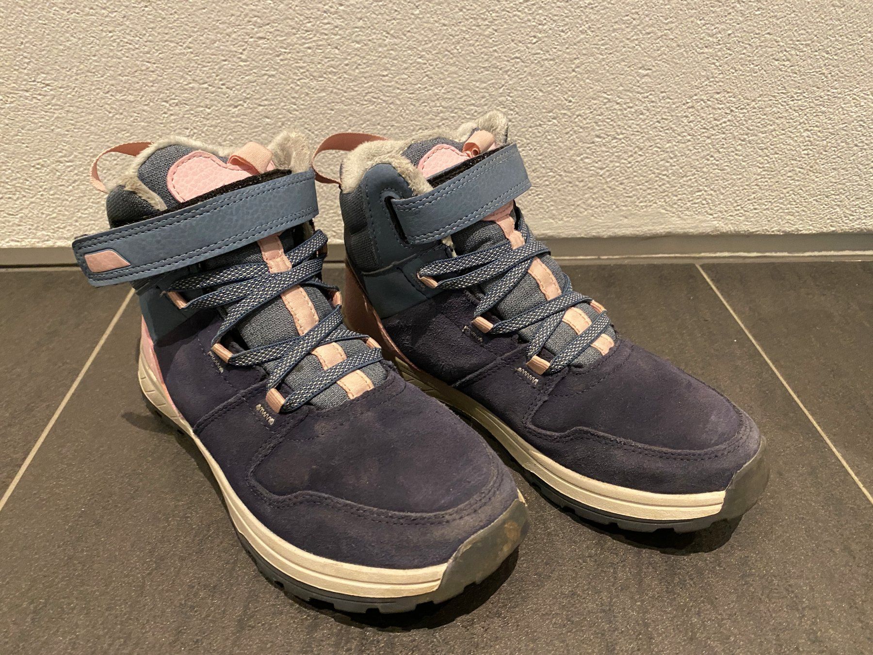 Decathlon Scarpe per ragazze: Winterschuhe von Decathlon Gr. 34  rosa/blau – Usato da Steinerberg venduto da luckyfin