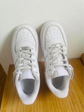 Nike Schuhe für Jungen: Baskets basses blanches Nike taille 35 – Neu (gemäss Beschreibung) aus Gland von Marisamendes 1