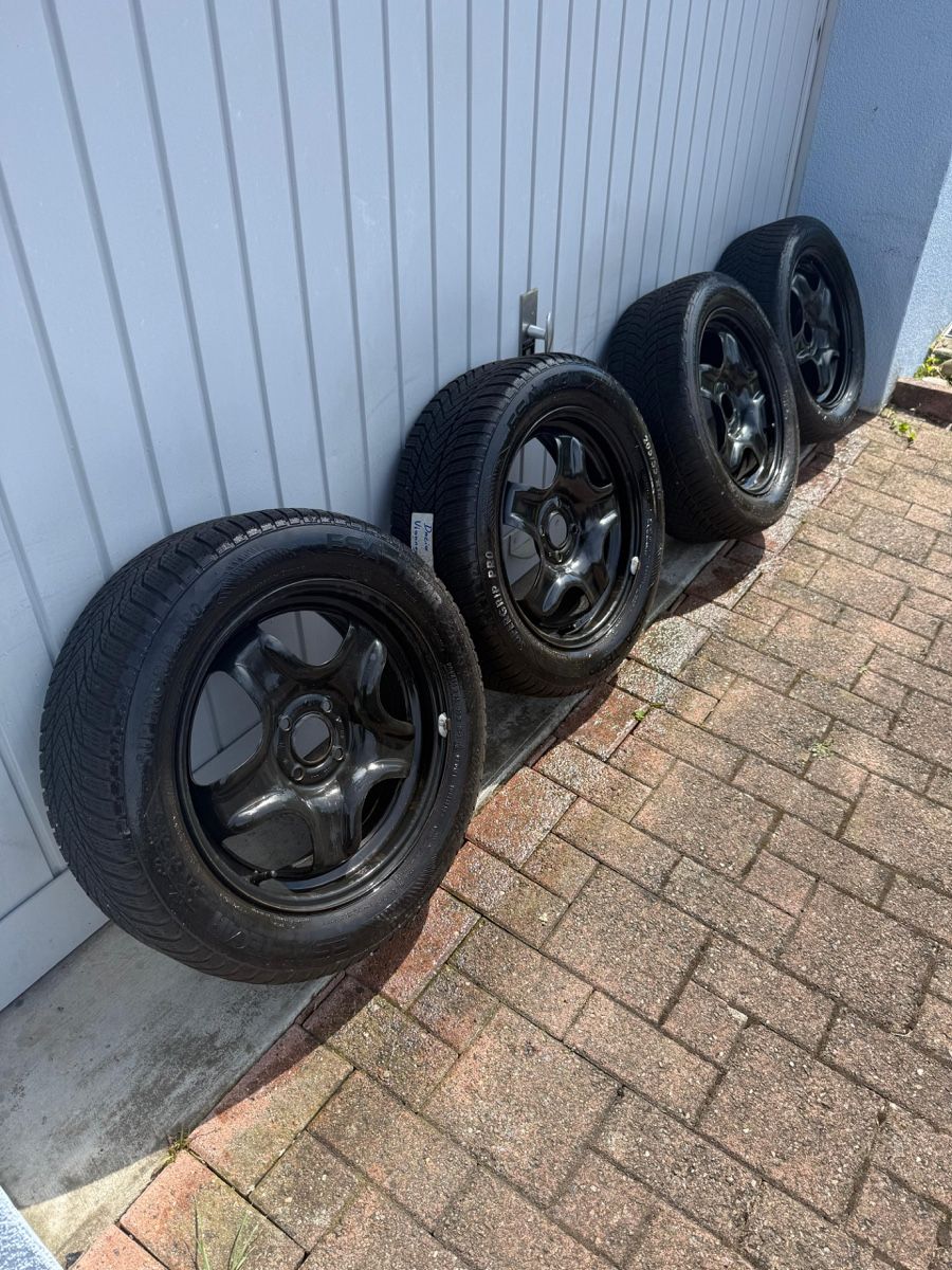 Pneumatici & Ruote complete: Roues complètes hiver Dacia 4x100  – Usato da Biel/Bienne venduto da Gualtieri_10
