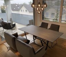 Moderner Esstisch mit 2 Stühlen & 1 Sitzbank sehr stilvoll