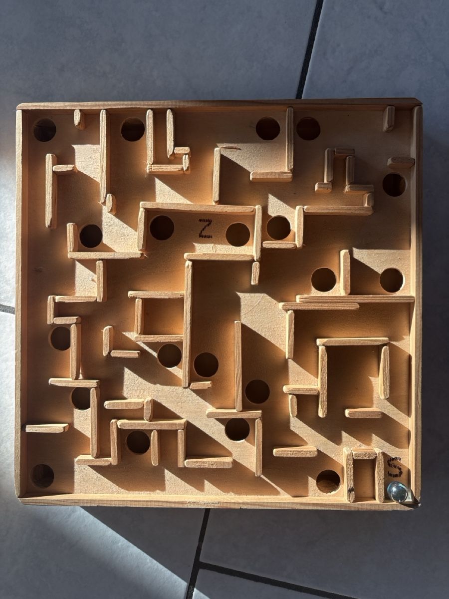 Spiele: Holz Labyrinth Spiel mit Kugel – Gebraucht aus Nottwil von wasserlufterde
