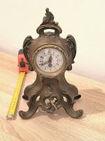 Horloge de table ancienne décorative lourde