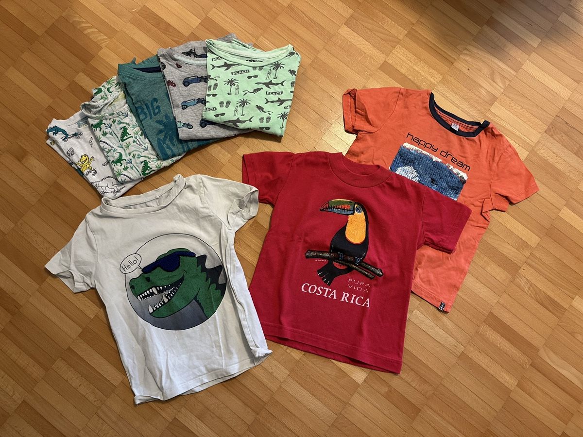 Lotti & Set di vestiti: T- Shirts 98/104 – Usato da Baden venduto da Josefine7