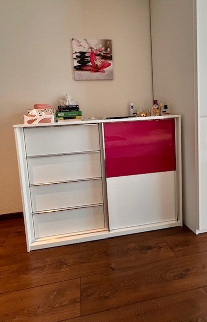 Schränke: Kleiderschrank, Kommode, Bett, Schreibtisch – Gebraucht aus Giebenach von florko01 1