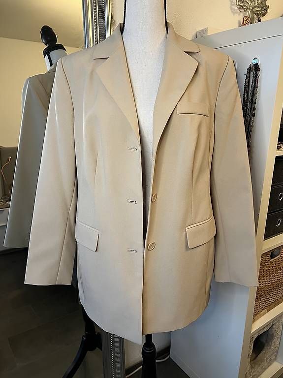Giacche: Blazer in Beige ? Größe XL – Usato da Urdorf venduto da Marybyii 2