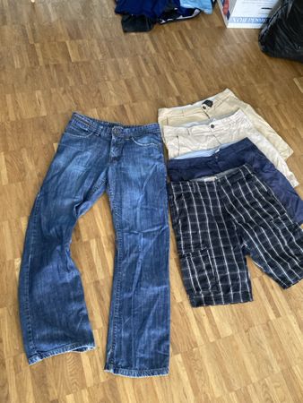 Kleiderpaket Gr. 32 Shorts und Jeans