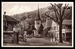 AK Oberdiessbach, Straßenpartie mit Kirche und Brunnen