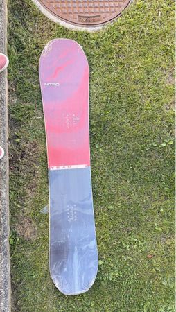 Snowboard Nitro Team, rot und schwarz, neu