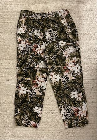 Sommerhose Blumenmuster