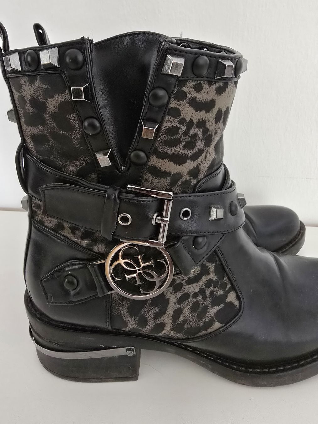 Guess Damenschuhe: Guess Stiefeletten – Gebraucht aus Zürich von Luana.N 1